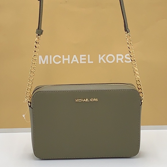 Michael Kors Jet Set Item Large East West Zip Crossbody Leather Olive
NWT - Picture 10 of 16